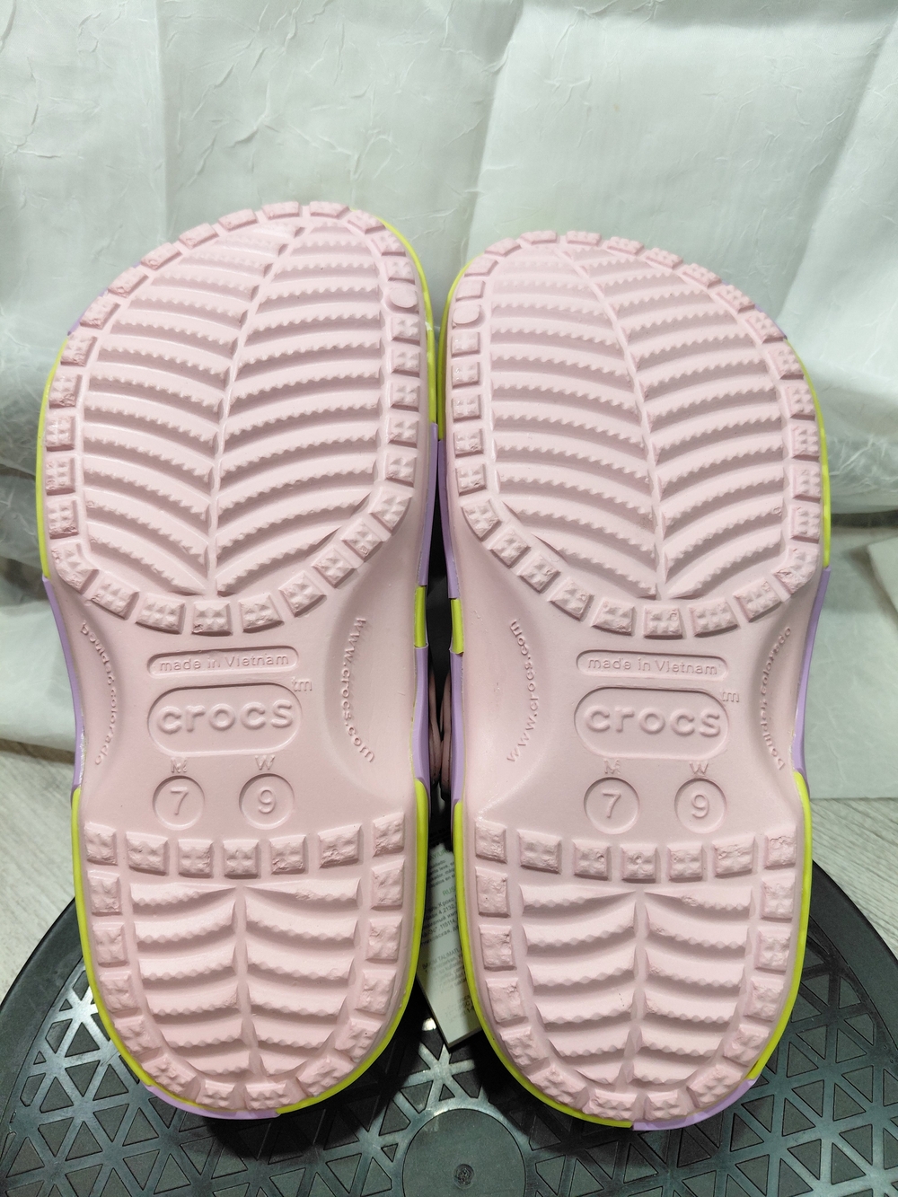 NWT Classic Crocs Patrick Star Themed Clog Limited Edition SIZE W9 M7 - Picture 12 of 15